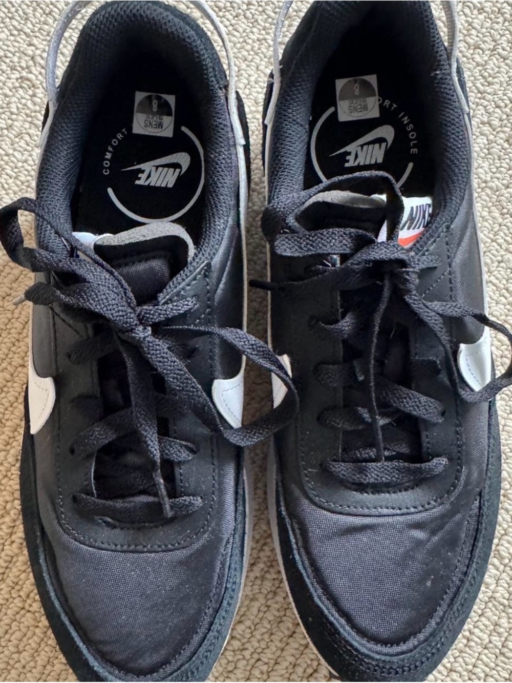 Nike Men’s Black and White Low-Top Sneakers